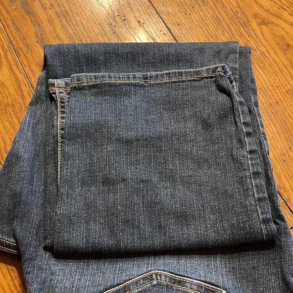 M Jeans by Maurice’s - Picture 2 of 3